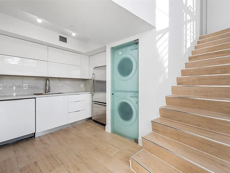 221 Jefferson Ave #2 — Photo 4