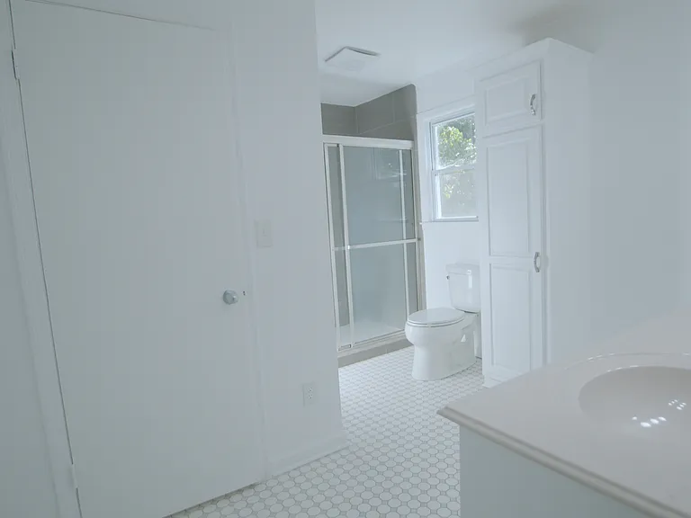 Master en suite bathroom