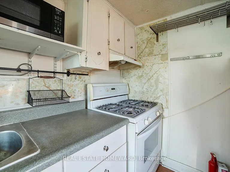 697 Dupont St #2 — Photo 10
