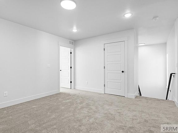 4th image of 276 Blue Sky Ct