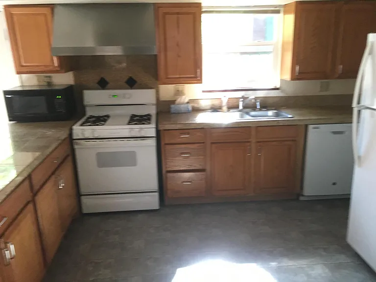 3808 Larch Ave #1 — Photo 5