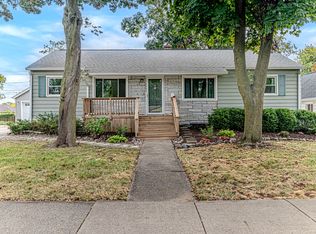 1033 S Wolf Rd, Des Plaines, IL 60016