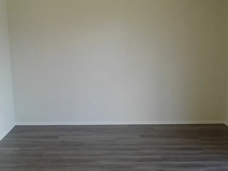 737 NE Savannah Dr #4 — Photo 5