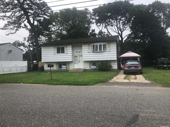 58 Fulton Street, West Babylon, NY 11704