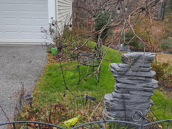 2nd image of 3909 Madison Park Ln