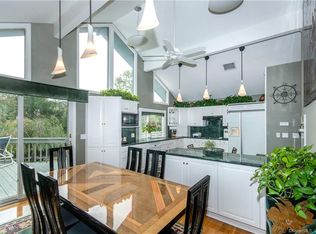 51 Cranbury Rd, Norwalk, CT 06851