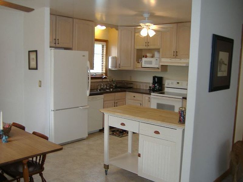 4th image of 20 MEADOWBROOK Road