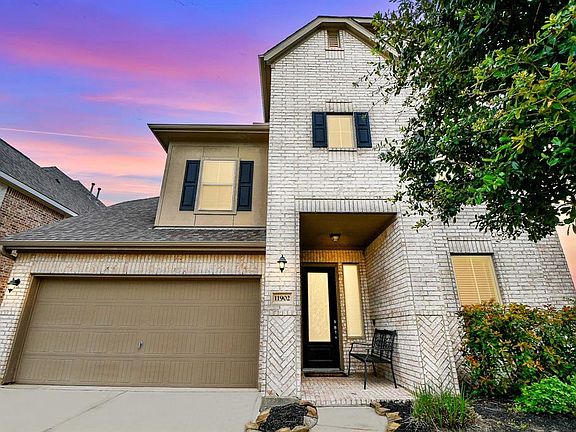 3rd image of 11902 Villa Franca Lane