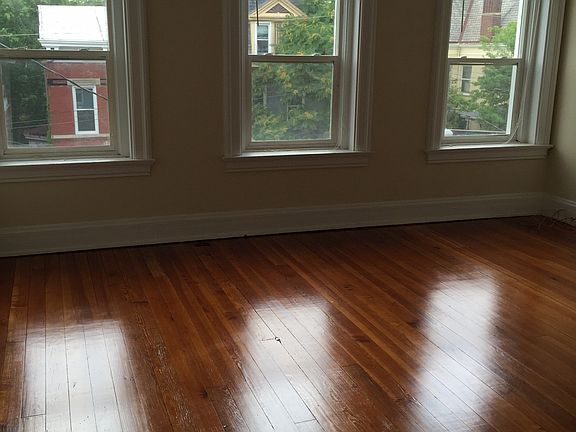 4th image of 3222 Bishop St