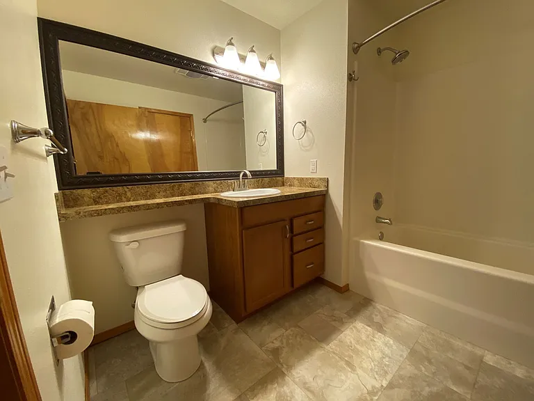 BH T 3340 — Photo 23