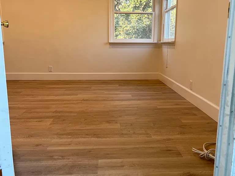 11662 Chandler Blvd — Photo 25