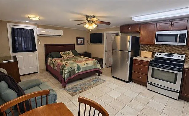 1 bed, 1.0 bath, 339 sqft, $1,300 — Photo 4