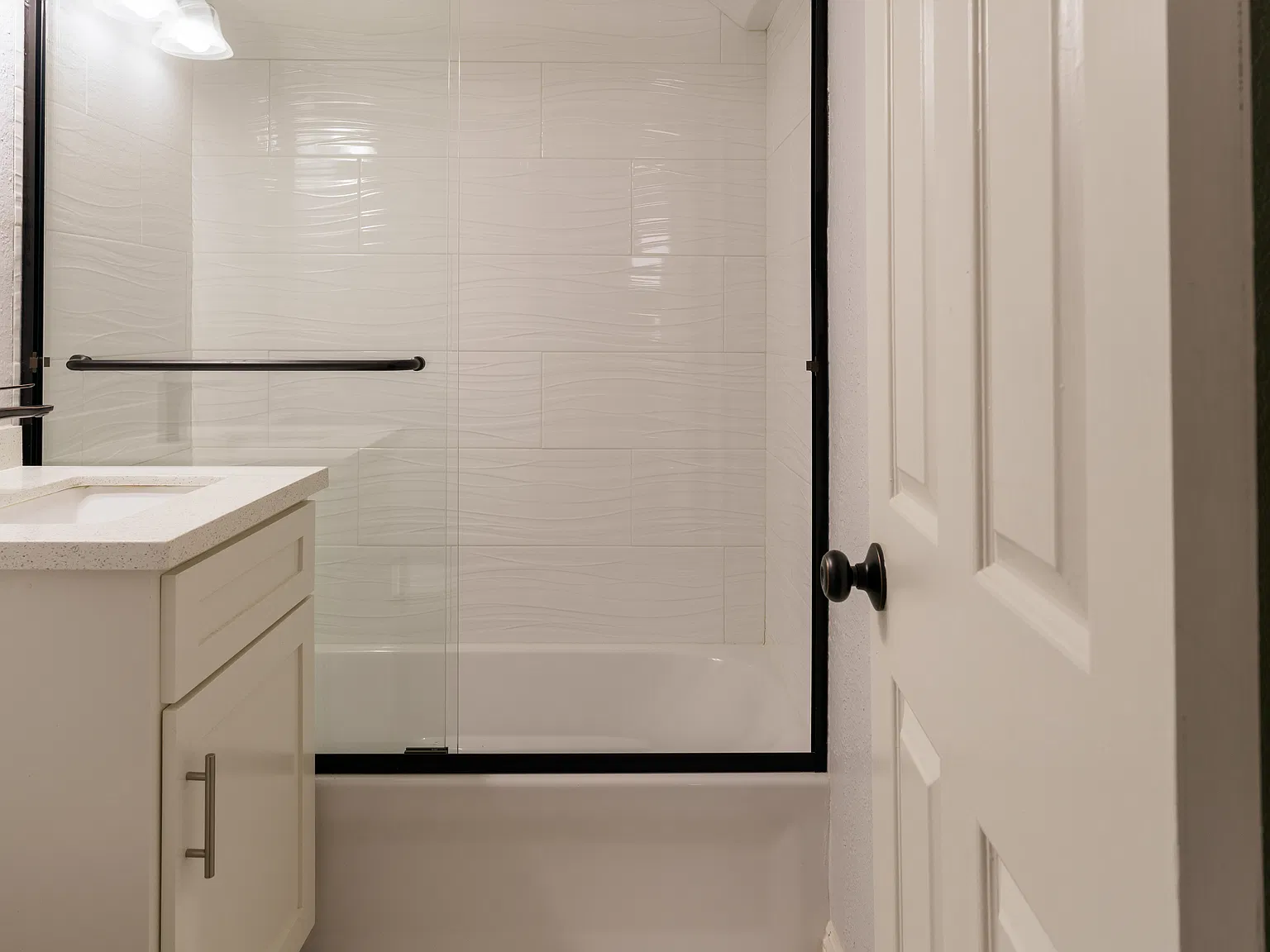 2 bed, 867 sqft, $2,750 — Photo 2