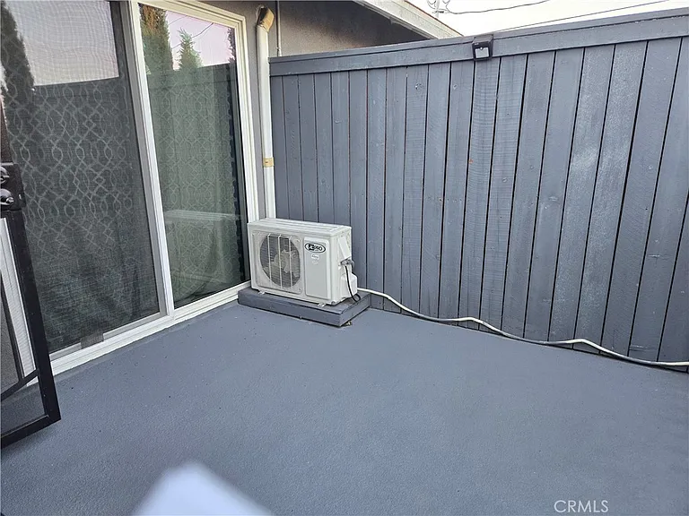 445 E Francis St #1/2 — Photo 9