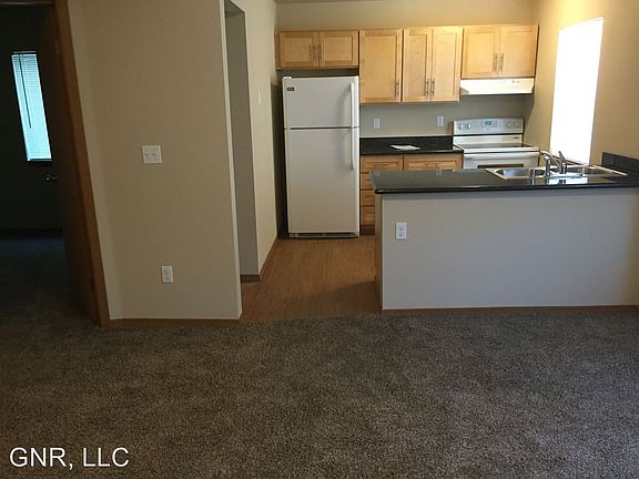 2nd image of 921 E 72nd St APT 1D