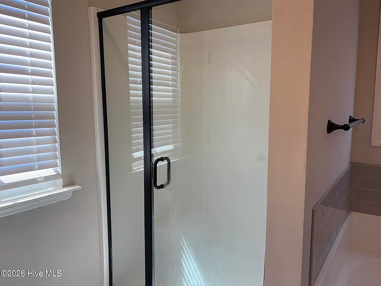 1210 Belgrove Dr — Photo 18