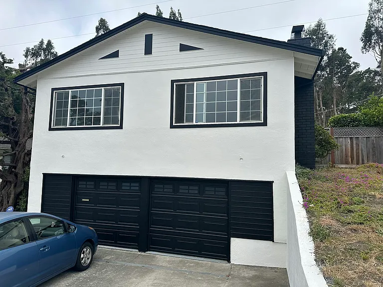 2921 Fleetwood Dr — Photo 3