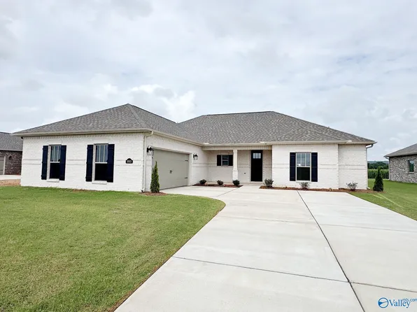 1065 Maplehurst St, Decatur, AL 35603
