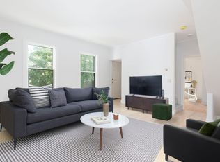 513 Putnam Ave #1, Cambridge, MA 02139