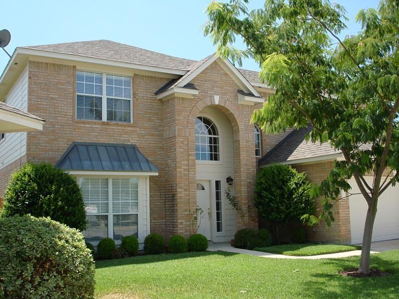 2nd image of 2301 Kristen Ln