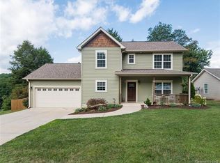 8 Pinnacle Valley Dr, Candler, NC 28715