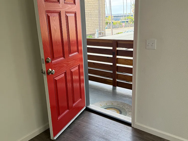 5133 Voltaire St — Photo 3