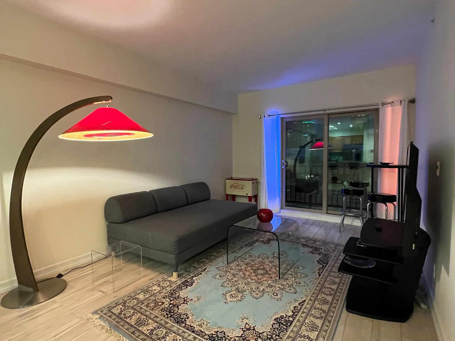 450 J St — Photo 2