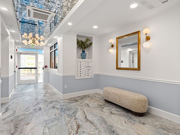 5th image of 16 Franklin St #2403