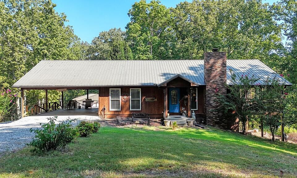 1st image of 221 Grace Ln