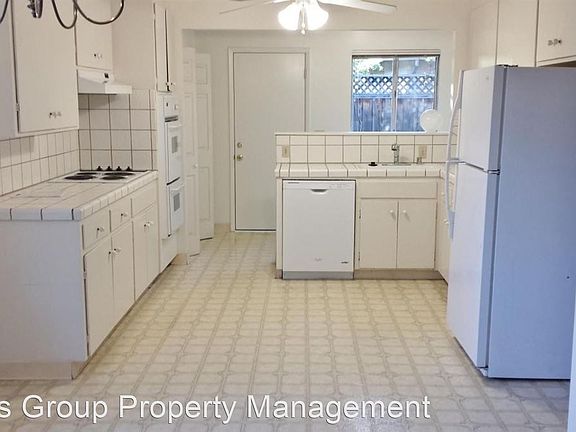 3rd image of 2087 Foxworthy Ave