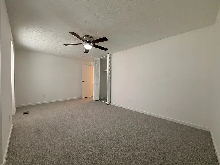 117 Hickory Dr — Photo 10
