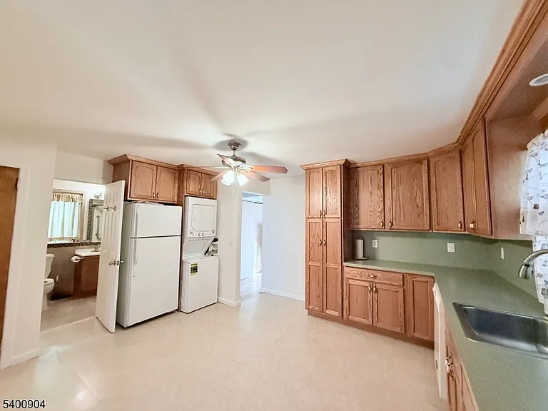 48 Broughton Ave #1 — Photo 6