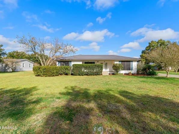 1125 Simon Angelle Rd, Arnaudville, LA 70512