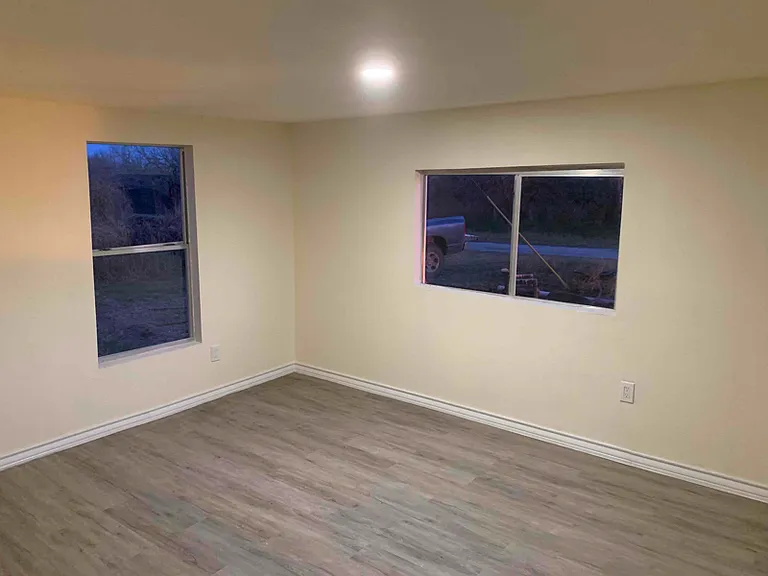 160 Lavaca Rd — Photo 10
