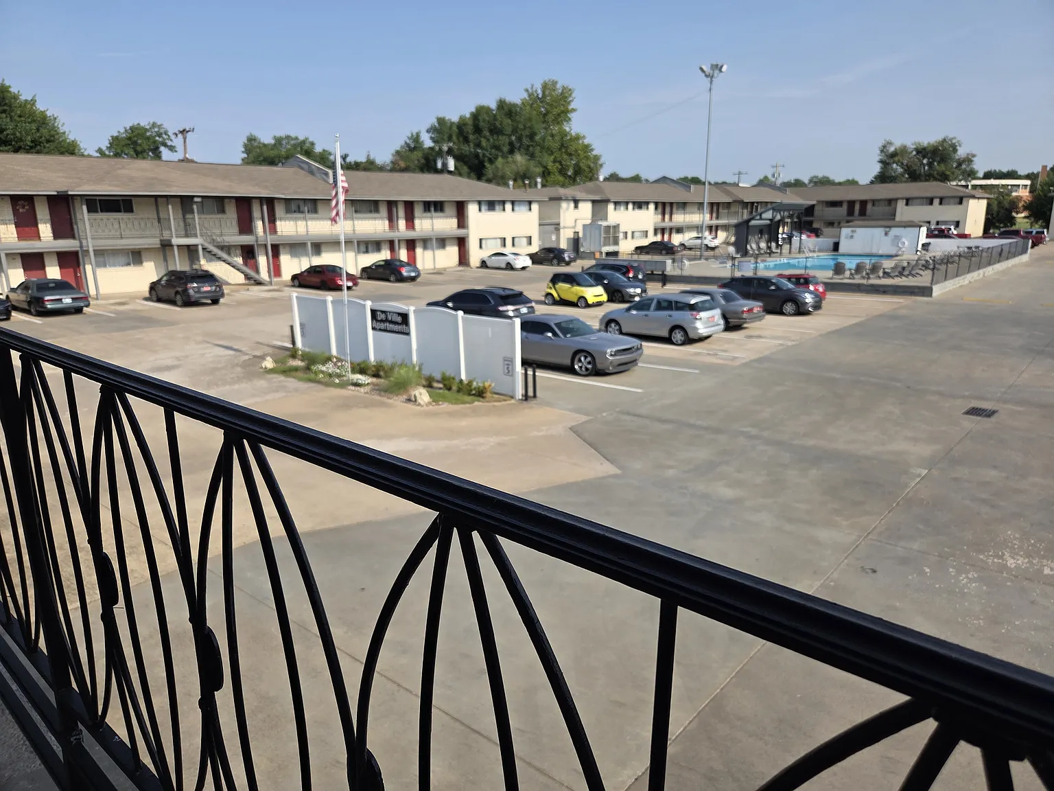 DeVille Apartments — Photo 1