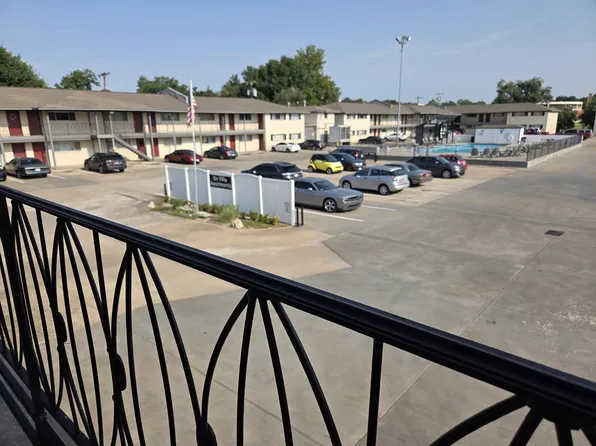 DeVille Apartments