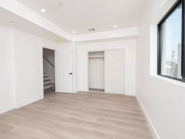 1571 Ricardo St #1 — Photo 15