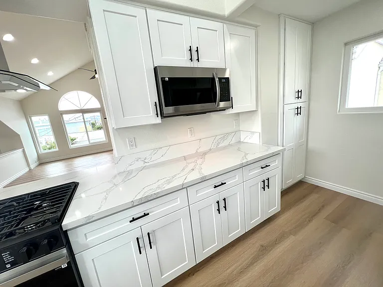 26221 Via California #B — Photo 6