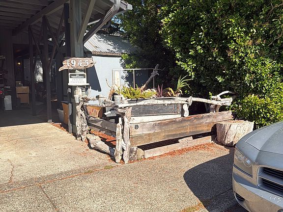3rd image of 1945 30th St