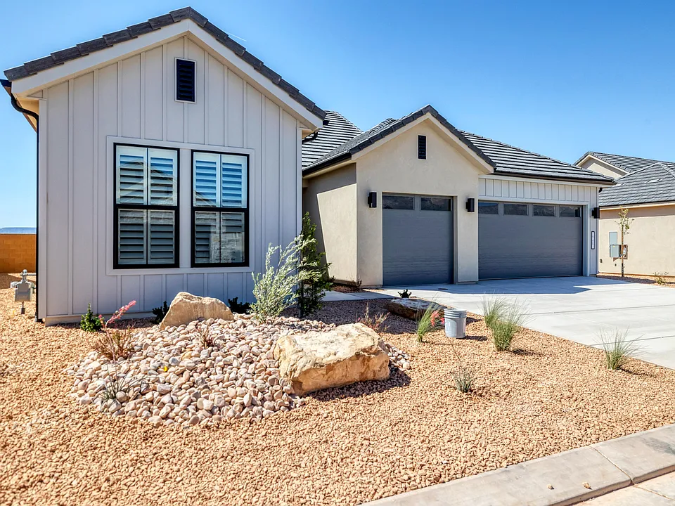 965 W Mesa Ave