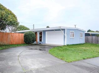 1824 Circle Dr, Eureka, CA 95501