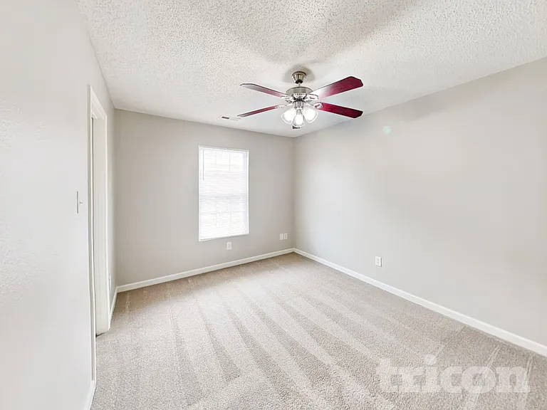 901 Skywatch Ln — Photo 22