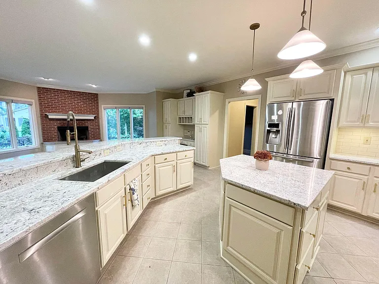 8034 Balmoral Ct — Photo 13