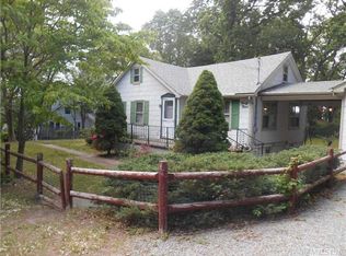 49 Riverhead Rd, Sound Beach, NY 11789