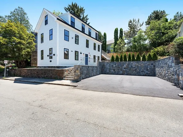 290 Washington St #B, Marblehead, MA 01945