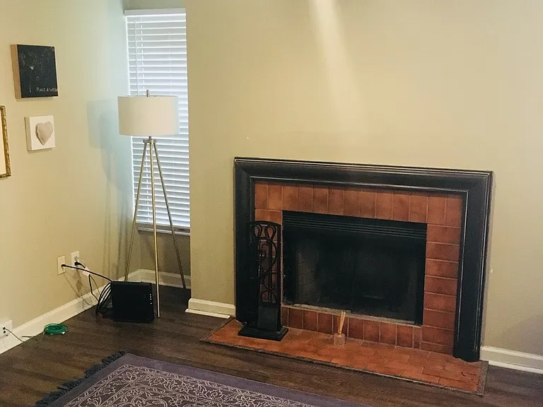 213 Hillsboro Pl — Photo 5