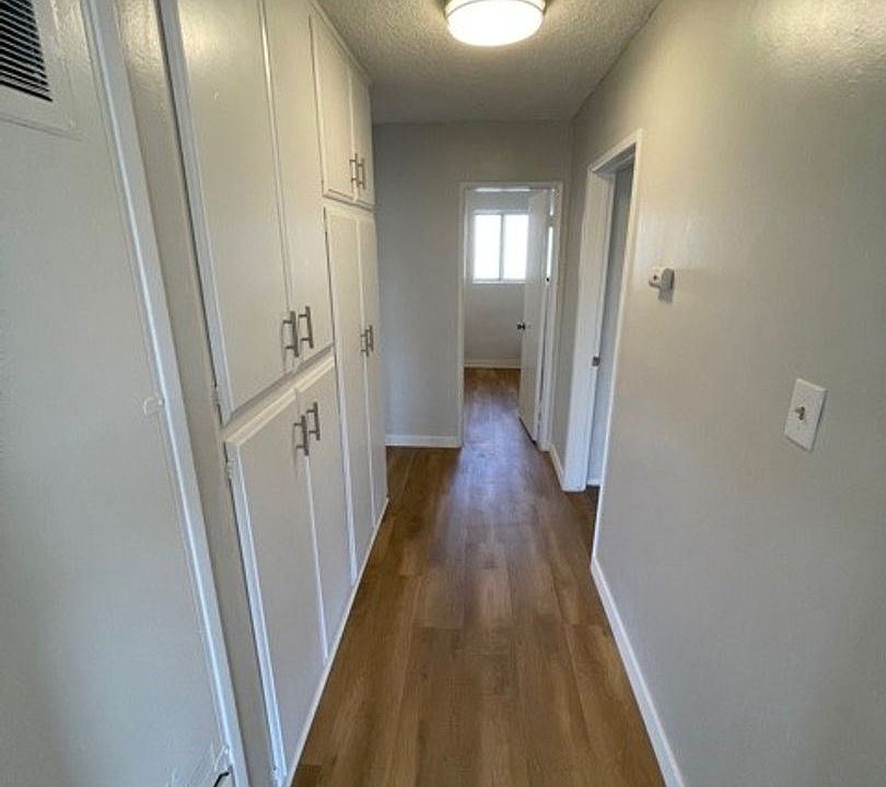 1st image of 1220 Lyndon St #17