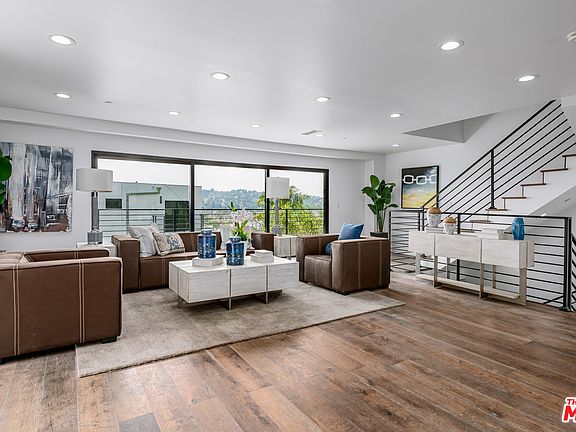 3rd image of 2331 1/2 W Avenue 31