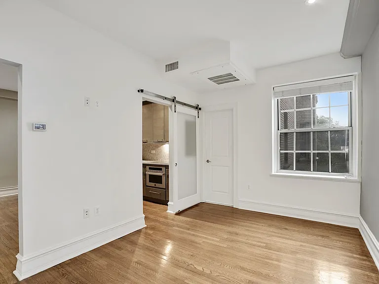1801 16th St NW #203 — Photo 17