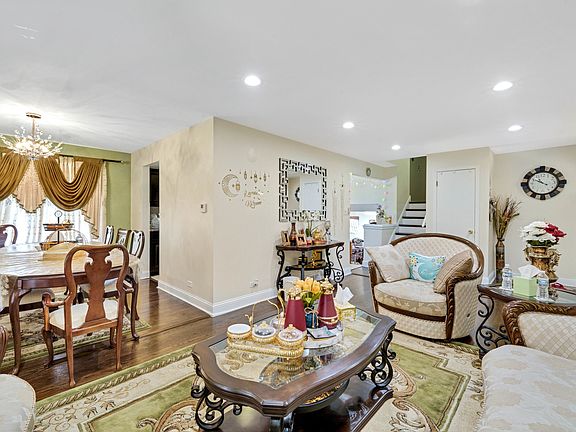 5th image of 7849 W 79th Pl